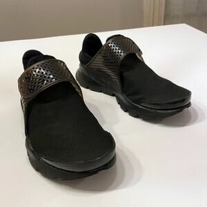 Nike Women's Sock Dart‎ SE Running Shoes Triple Black Sneakers Size 6 862412-004
